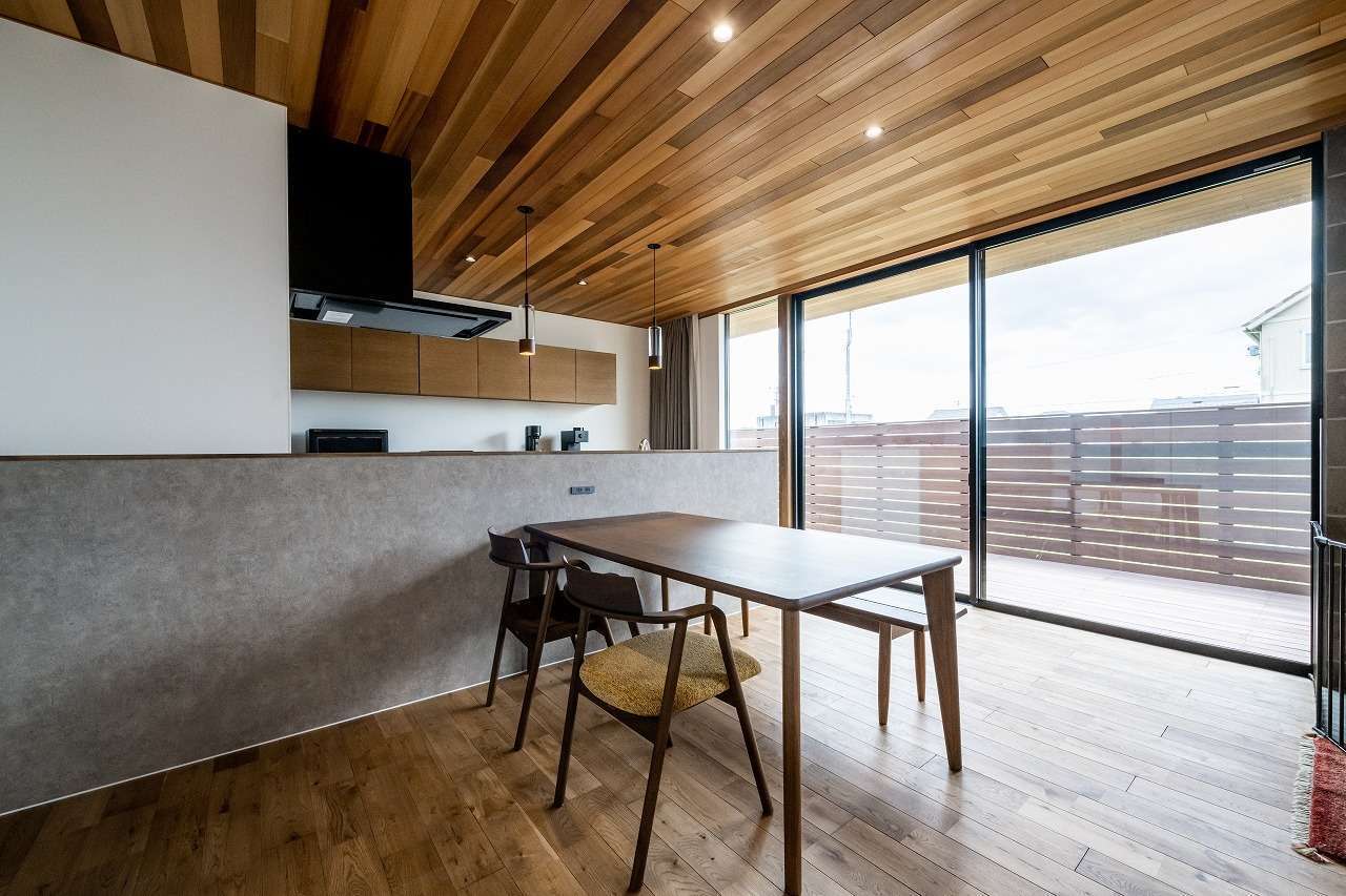 アーキテックス【デザイン住宅、省エネ、平屋】家族の様子が見える対面キッチン