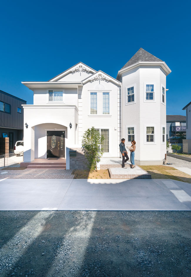 セルコホーム浜松（オバタケイ）【デザイン住宅、輸入住宅、ペット】塔屋がインパクトのある白亜の邸宅