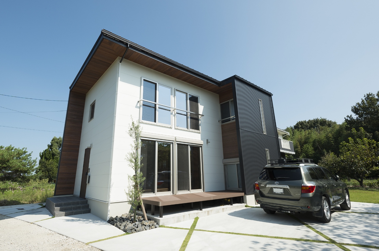 SEIEN ARCHITECT【デザイン住宅、趣味、建築家】緑豊かな開けた敷地で、光と風の恩恵を十分に受けるA邸