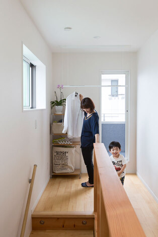 便利な物干しスペースも確保。雨の日などに大活躍