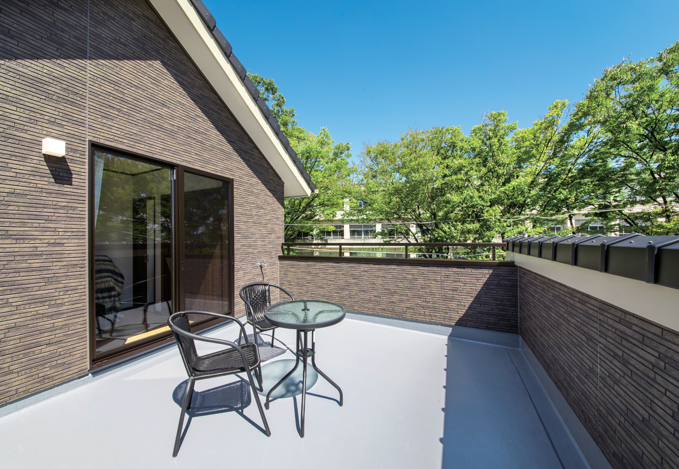 弘建ホーム GABHAUS豊田南【デザイン住宅、和風、インテリア】二階には広々としたバルコニーがあり、BBQなども行える