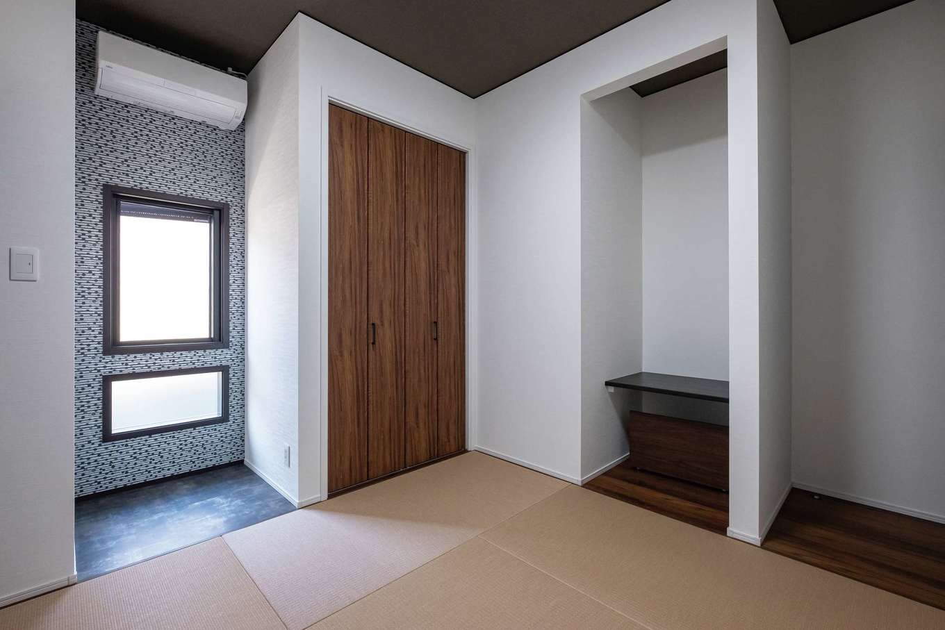 静鉄ホームズ【デザイン住宅、収納力、間取り】モダンなつくりながら、仏間や床の間を備え、和室の機能を果たす