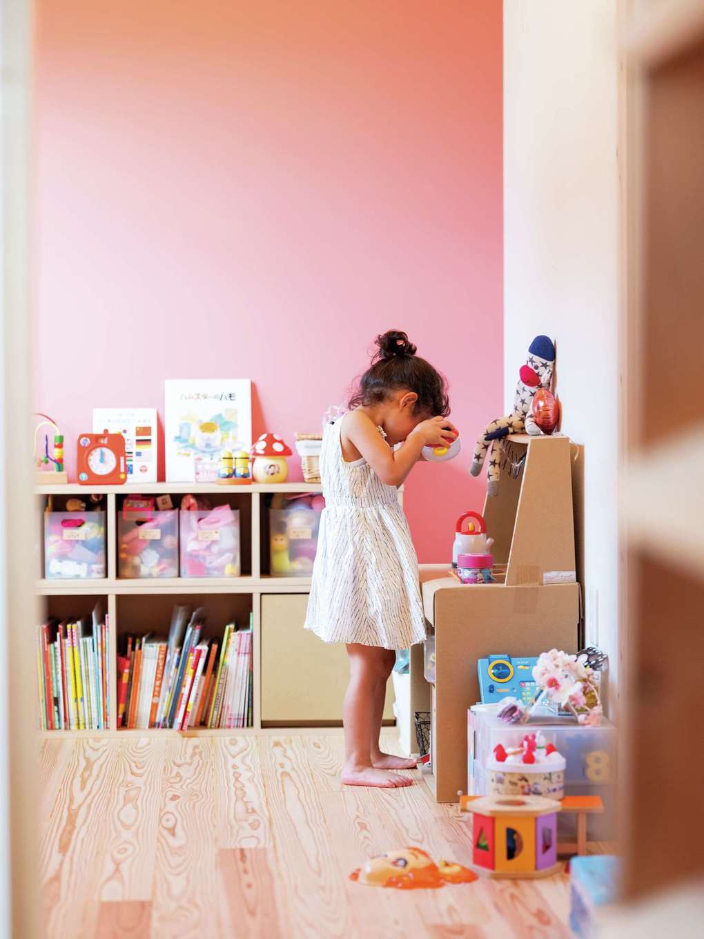 アクトホーム【子育て、自然素材、省エネ】長女の部屋はピンクをアクセントカラーに