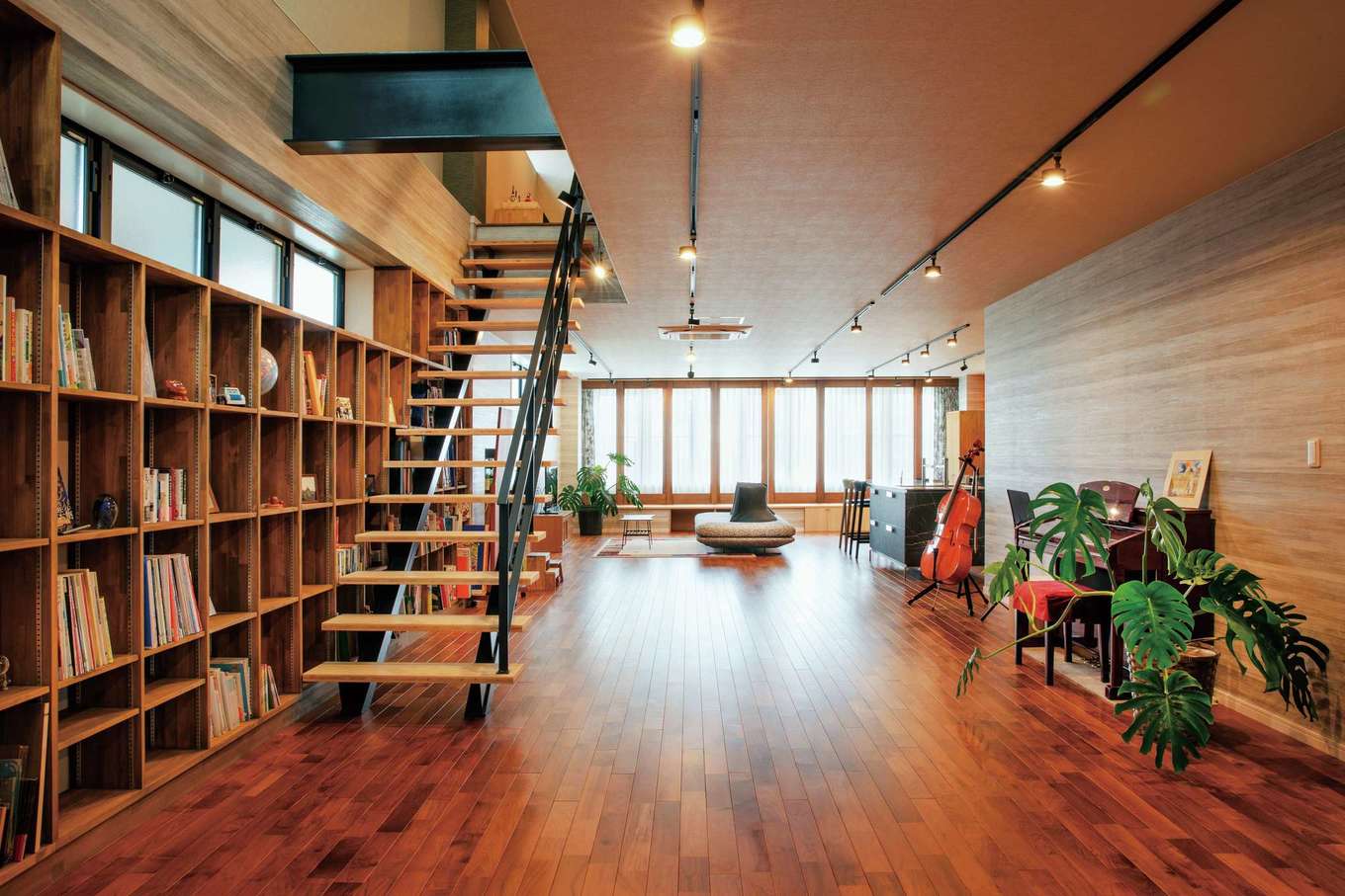 ALAIN（アラン）｜鉄骨3階建ての倉庫の2階部分を全面改修し61畳の大空間LDKに