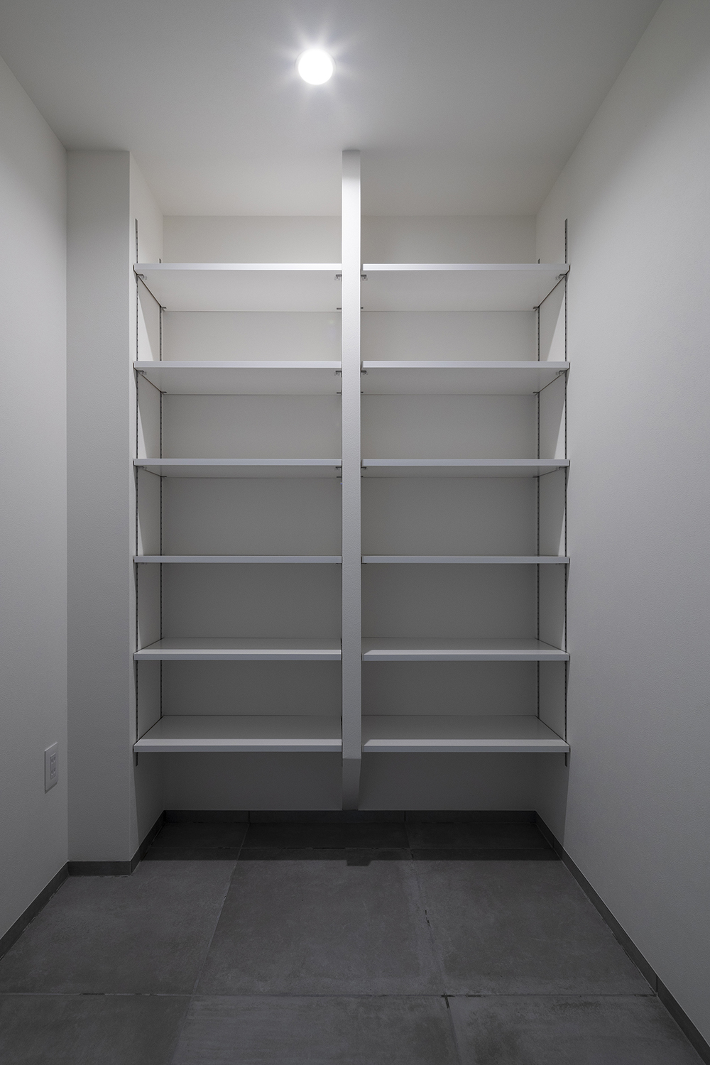 ETERNITY（エタニティ)　SIMPLE NOTE 浜松東【デザイン住宅、省エネ、インテリア】アウトドア用品などもラクラク収納できる土間収納