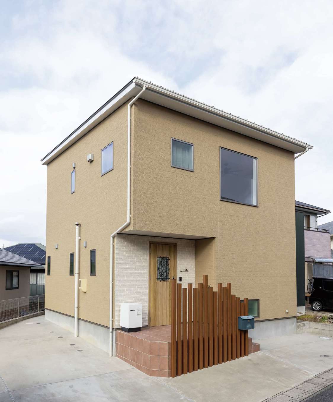 未来創建【子育て、省エネ、間取り】外壁は汚れが目立たないベージュのサイディングをセレクトした