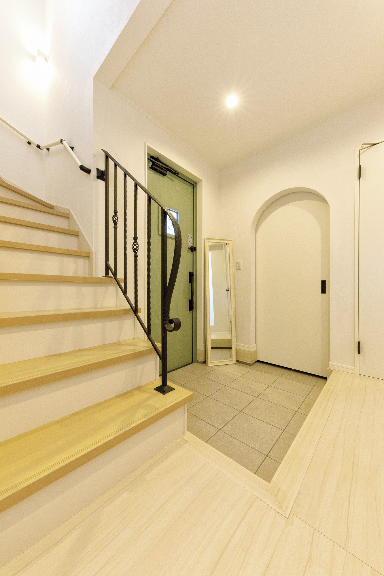 アヴィエスホーム｜