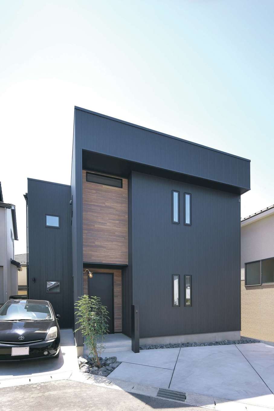 SEVEN HOUSE/セブンハウス【デザイン住宅、間取り、インテリア】屋根と外壁は、ブラックのガルバリウム鋼板をセレクト