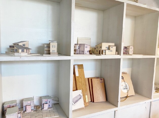 模型は中を開くことができ、間取りの確認も可能♪