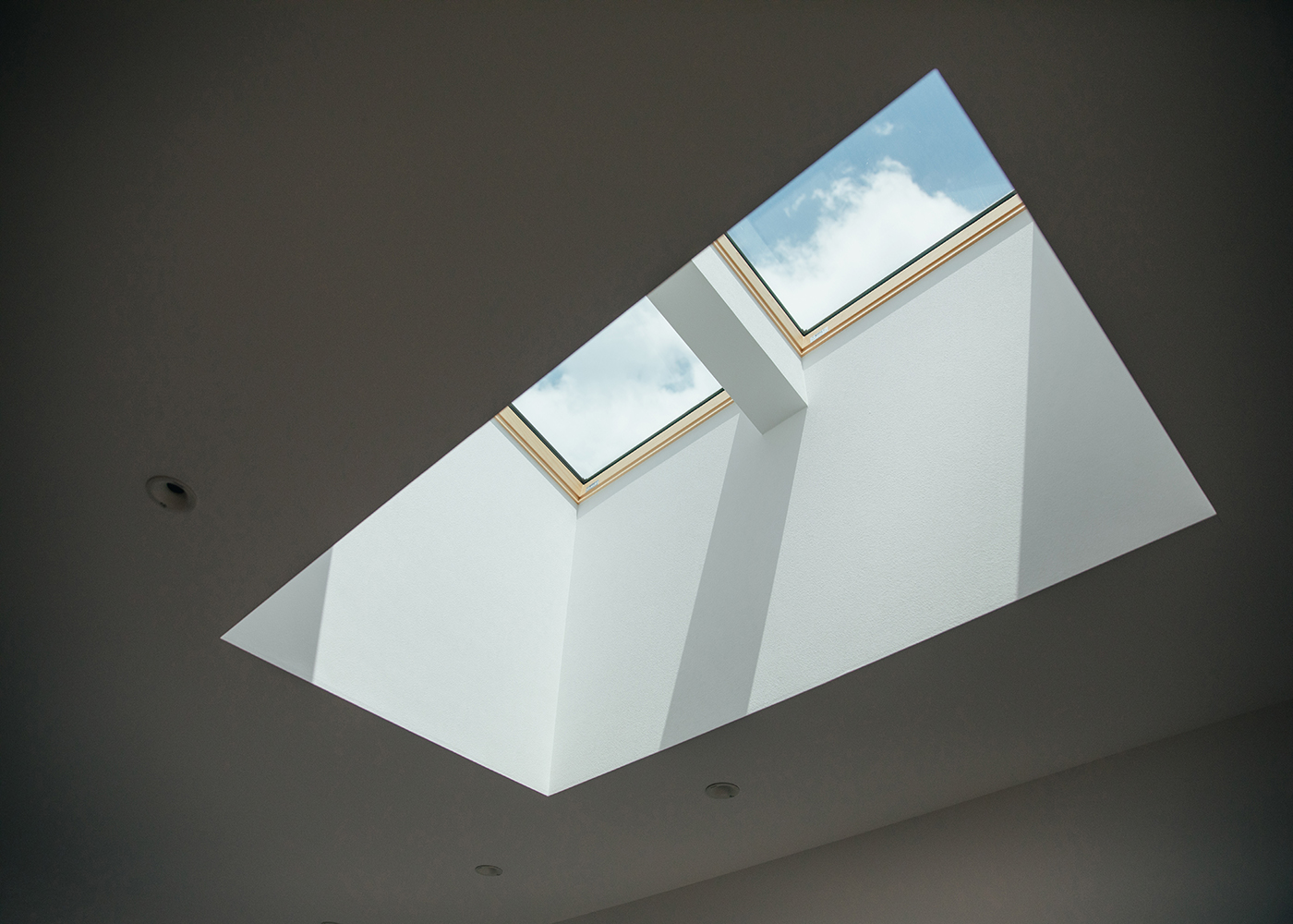 小幡建設【デザイン住宅、収納力、趣味】LDK全体を明るくする天窓