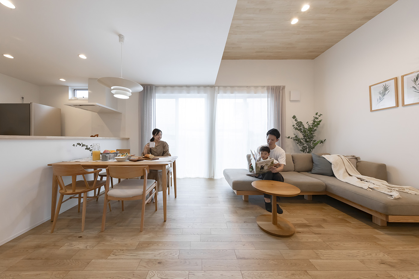 PG HOUSE（ピージーハウス）【浜松市中央区曳馬6-19-5・モデルハウス】天井高の違いで空間をさりげなくゾーニング