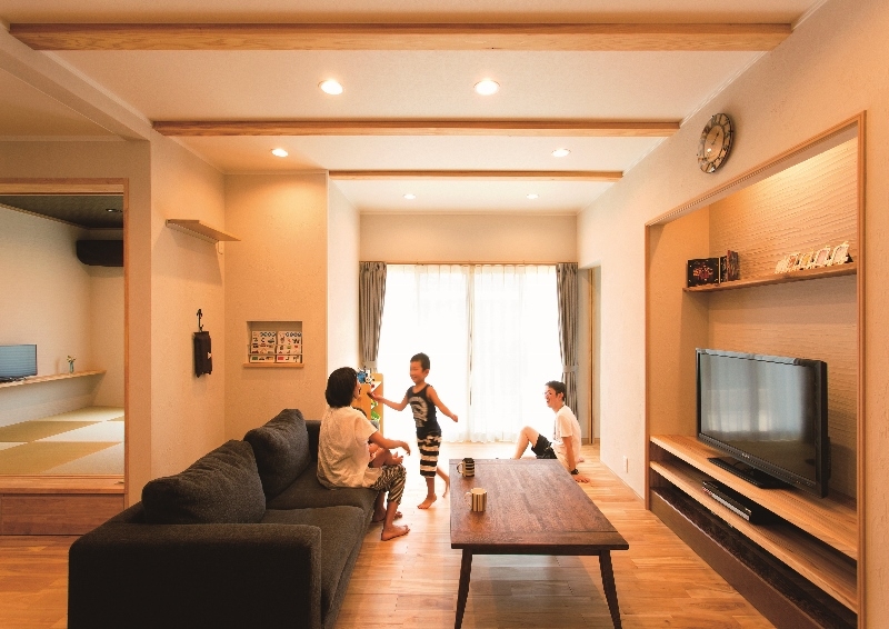木のぬくもりが家族の笑顔を生み出す、「ほっ」とするリノベーション