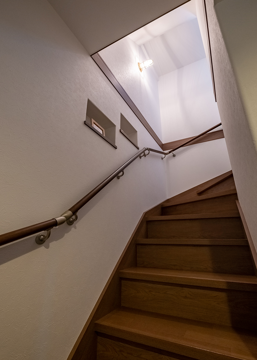 イデキョウホーム【デザイン住宅、省エネ、間取り】ニッチでさりげなく