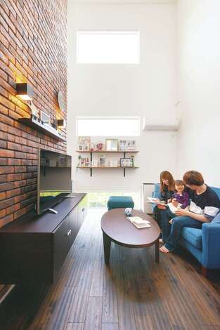 「納得デザイン」×自然素材で、平屋から2階建てへと華麗に変身！