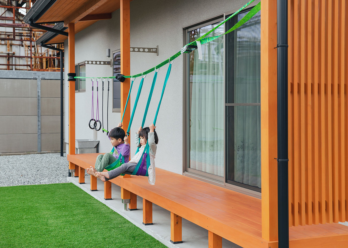 フジモクの家（富士木材）【子育て、間取り、平屋】内と外をつなぐとともに、遊び場として活躍