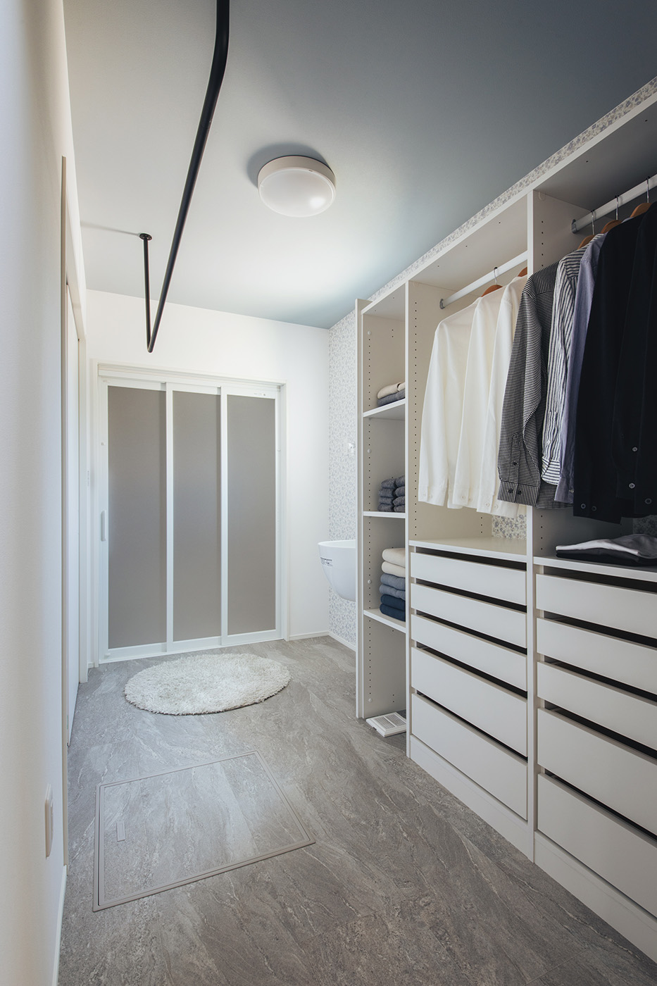 ユートピア建設【夫婦で暮らす、ペット、平屋】ランドリールームを兼ねた脱衣室