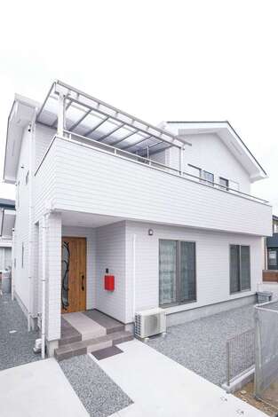 土地は、夫婦＋ご主人の両親、計4台分の駐車スペースを考えて選んだそう