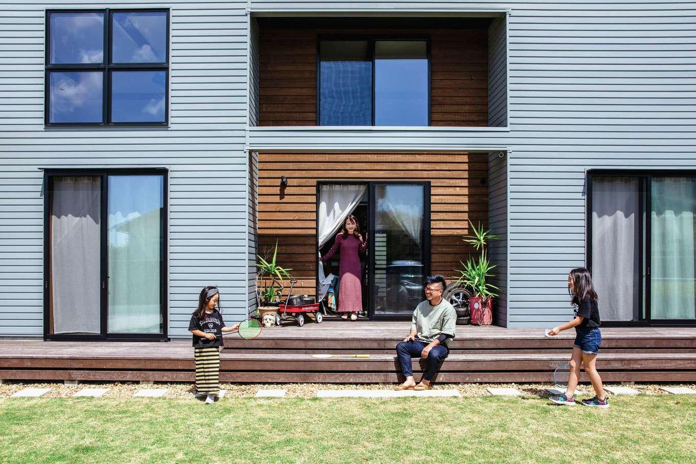 Select工房【デザイン住宅、間取り、スキップフロア】広いウッドデッキは家族のコミュニティスペース
