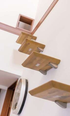 愛猫にとって快適な家というのも大きなテーマ。家中を自由に歩き回れるキャットウォークも、猫好き営業マンからの提案