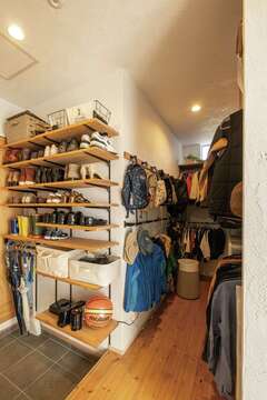 玄関横のシューズクローク＋ファミリークローゼット

