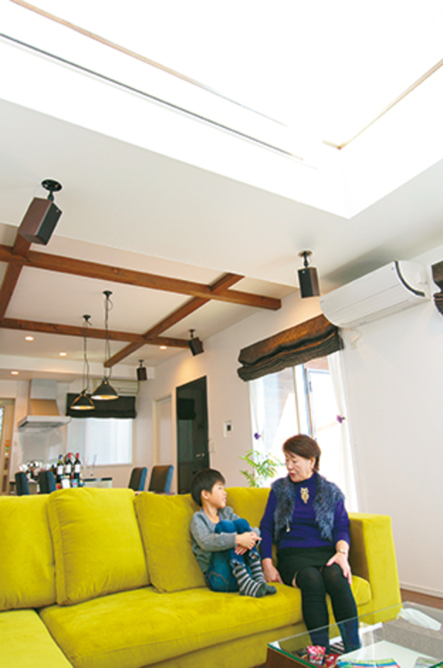 「ばあば、きょう学校でね…」、ドアの向こうに広がるこんなシーンをイメージして空間を創るのが納得スタイル