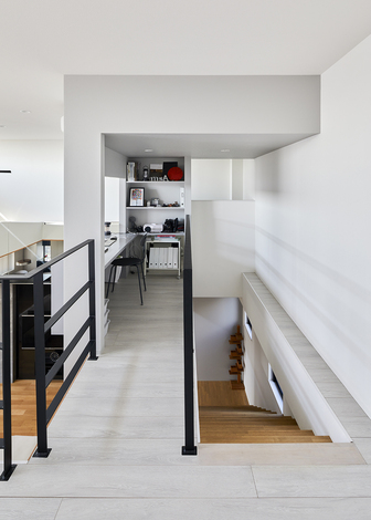 2階の廊下の突き当たりに書斎が設けてある