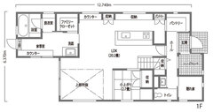 漆喰の特別な白を、やさしい光が包む家
