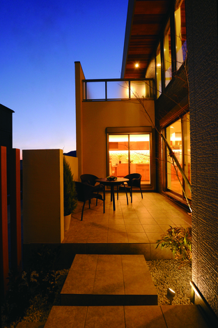 住宅工房 アリアンス｜目線を気にせず、BBQや水遊びを楽しめるオープンテラス