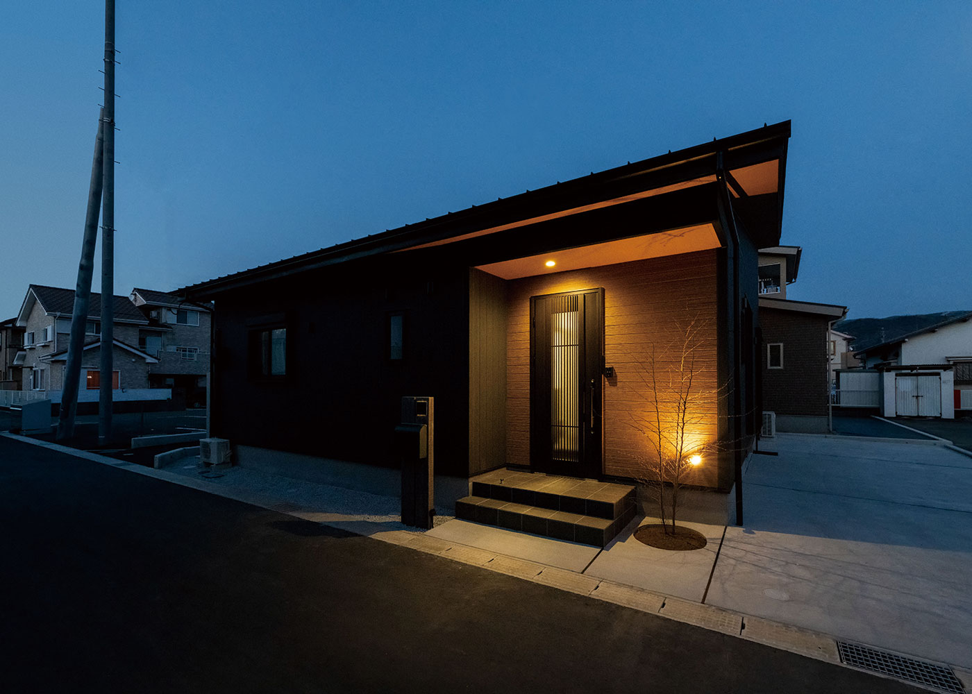 irohaco （アヴァンス）【1000万円台、デザイン住宅、平屋】室内は洋風、外観は和風のデザインに仕上げた平屋のH邸
