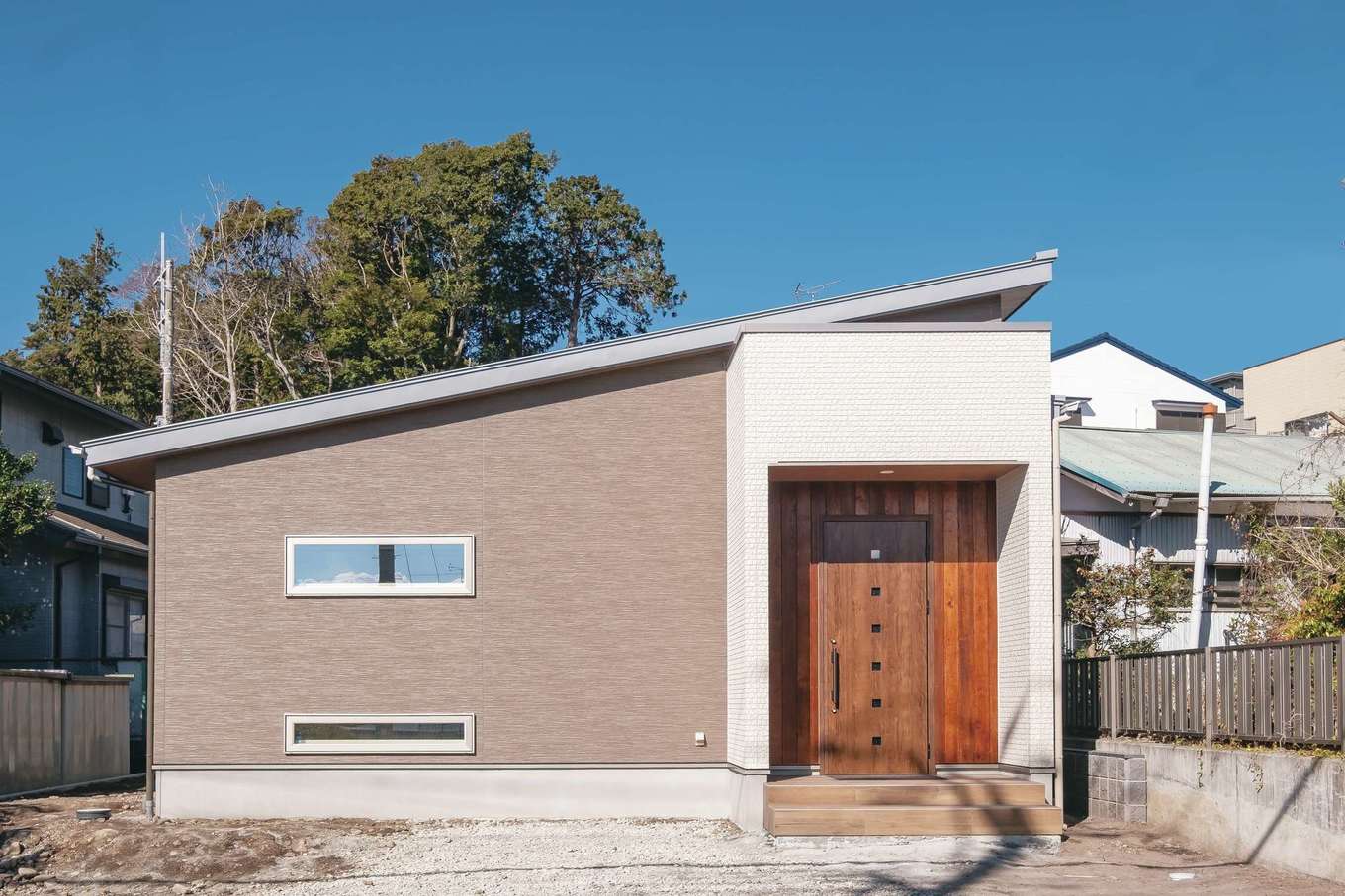 ぽっくハウス【リプルス】【1000万円台、狭小住宅、平屋】外壁の一部にも標準で無垢を選択できる。太陽光パネルも搭載