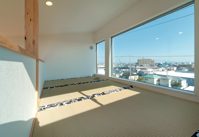 ロフトはボルダリングでしか上り下りできないご主人のプライベート空間。最高の眺望を楽しみながらのんびりと寛げる