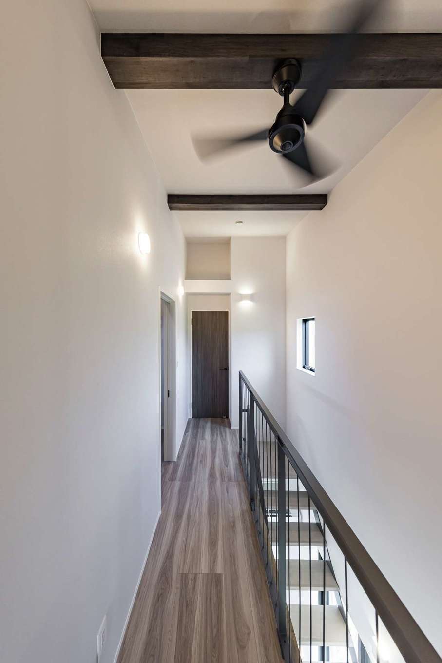 Gate air house/阿部住宅【デザイン住宅、間取り、インテリア】コミュニケーションをとりやすい吹抜けのホール