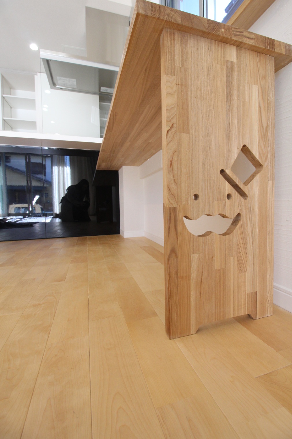小野田産業～designers house project～｜ユニークなデザインが印象的なリビングワークスペースのカウンター。リビングワークスペースの可愛い造作カウンター。