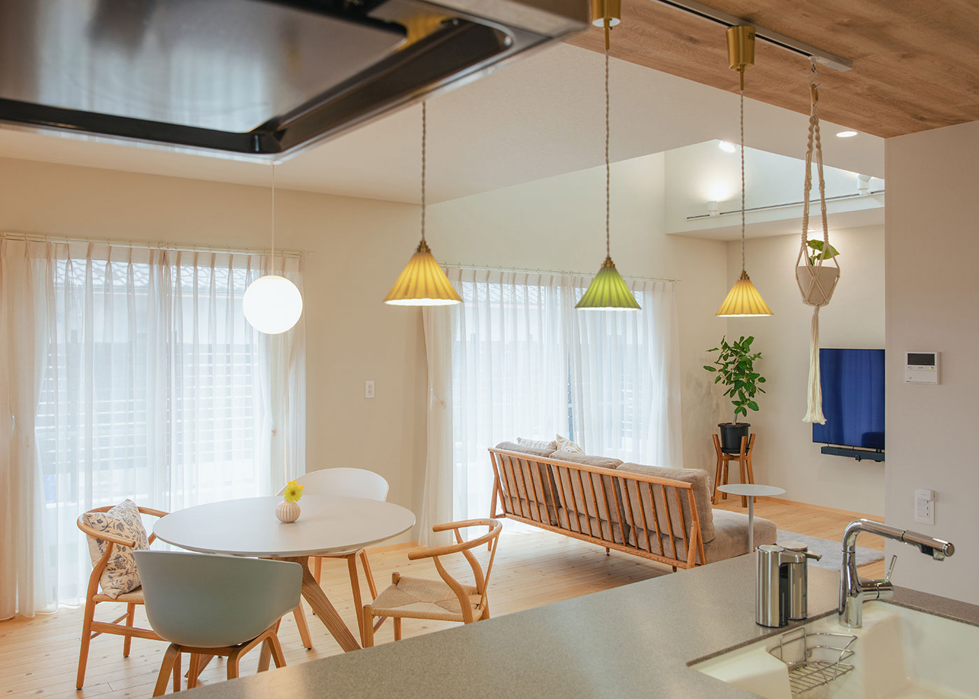 フジモクの家（富士木材）【趣味、自然素材、間取り】開放的な空間が広がり、気分よく作業できる