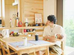 キッチン収納は同社のモデルルームを参考に。家具もあわせて依頼