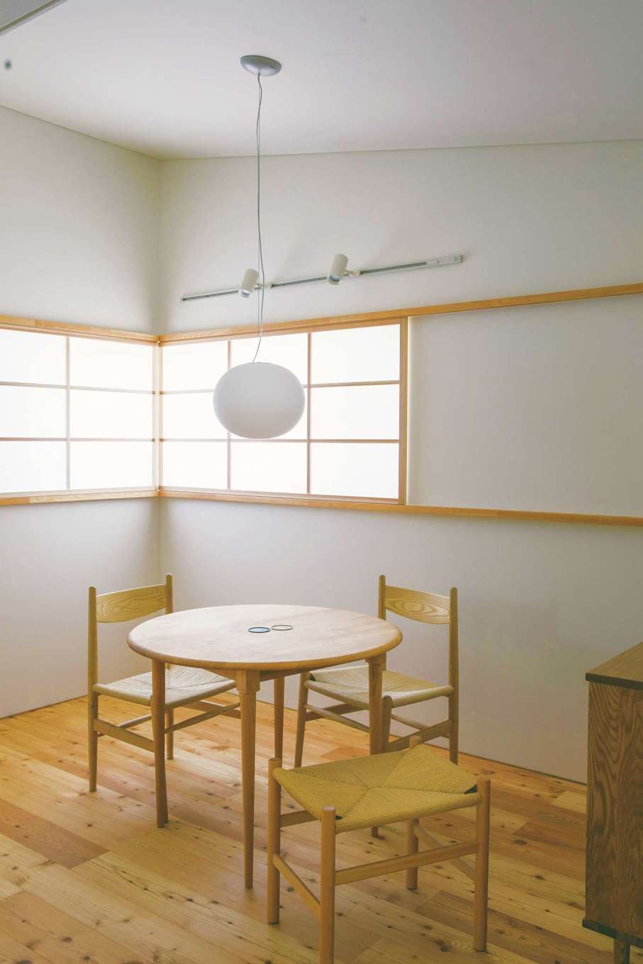 丸洋建設 ハウスオブハウス【和風、間取り、平屋】障子からの淡い光が食卓をやさしく包み込む