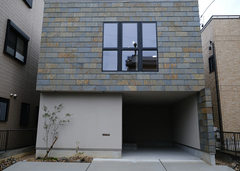 注文と規格のいいとこ取りをした家具付きの二世帯住宅