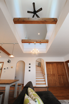 吹抜けもあるため、より広く感じられる