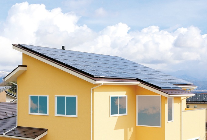 A邸は太陽光発電を採用。楽しいだけでなく、家計にやさしい住まいなのだ