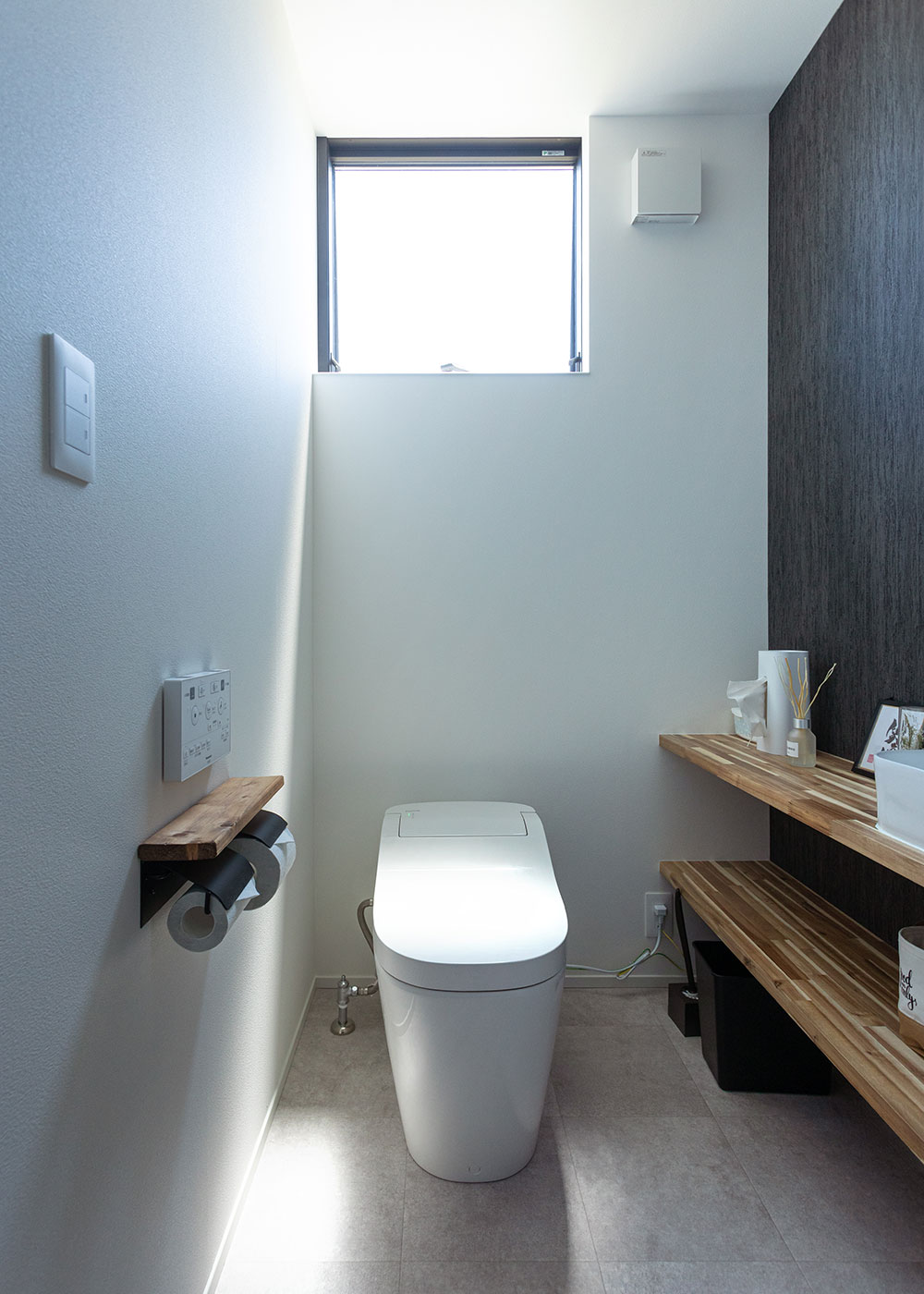 ハウスコネクト【デザイン住宅、二世帯住宅、間取り】トイレには造作のカウンターを設置