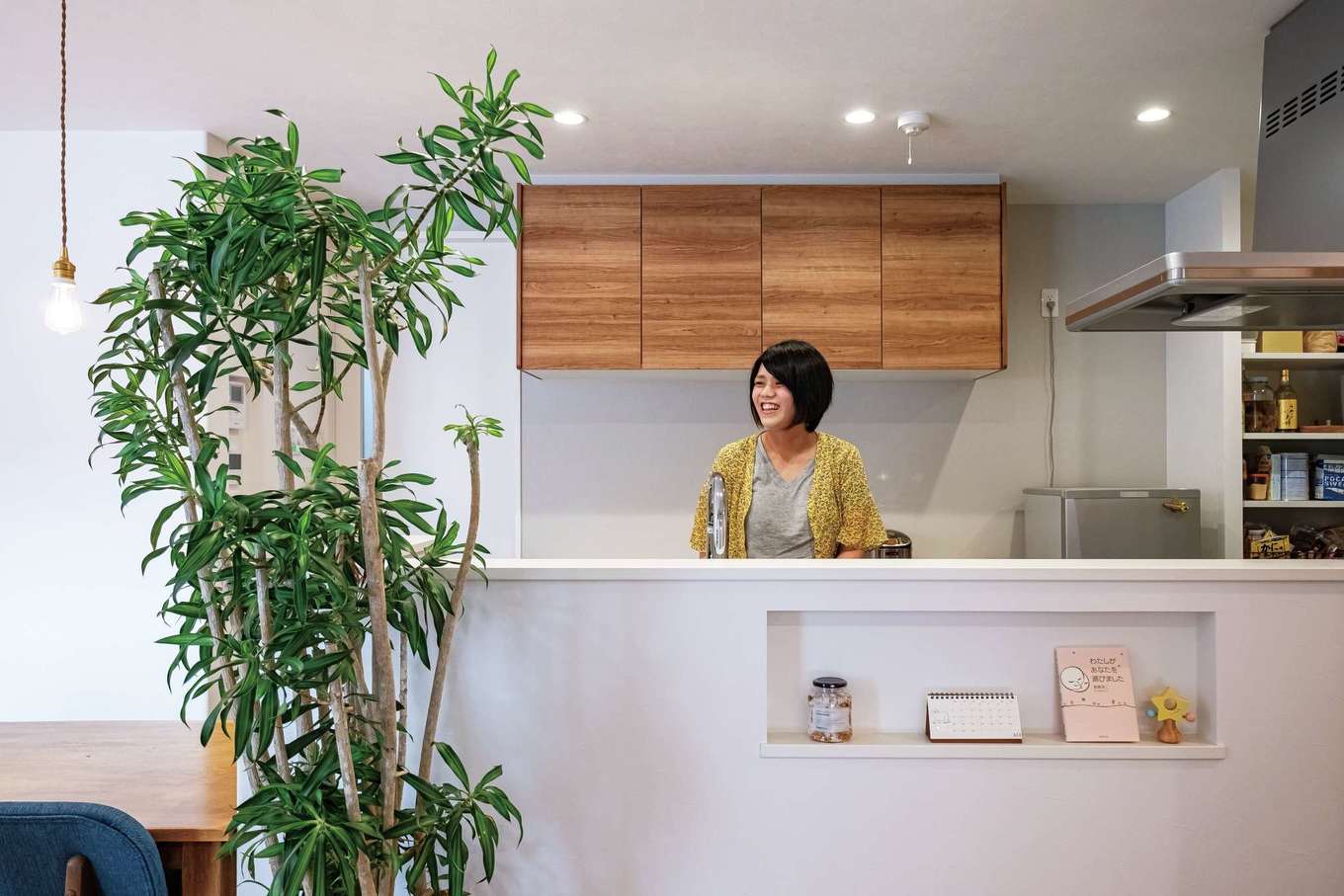 イデキョウホーム【子育て、収納力、省エネ】キッチンとダイニングを横並びにすることで、配膳がしやすく、家事動線が短くてすむ