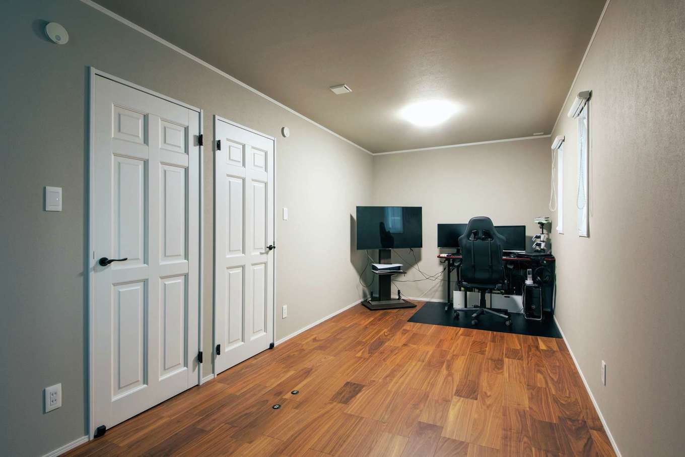 トーリンホーム【デザイン住宅、省エネ、建築家】二間に仕切れる子ども部屋。今はご主人のゲーム部屋