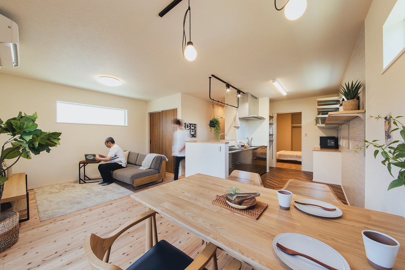 ユートピア建設【夫婦で暮らす、ペット、平屋】高気密・高断熱、パッシブデザイン、24時間換気システムなどを融合。エアコン1台で家中快適な温度と湿度に