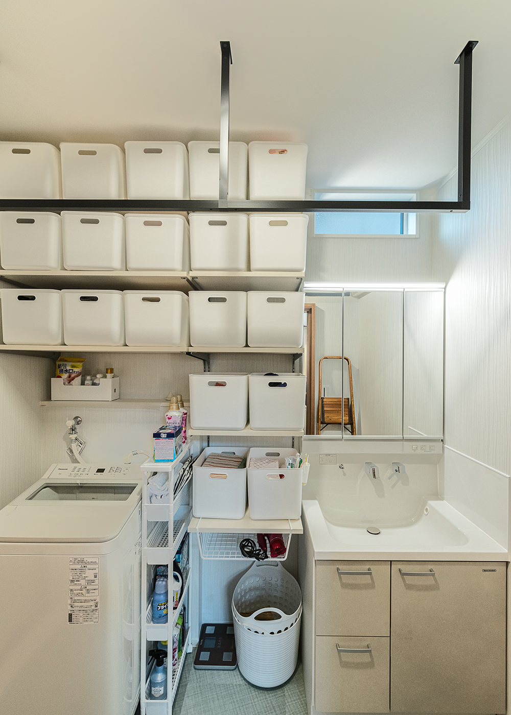 イシカワ【収納力、省エネ、ペット】白一色でコーディネートした洗面脱衣室