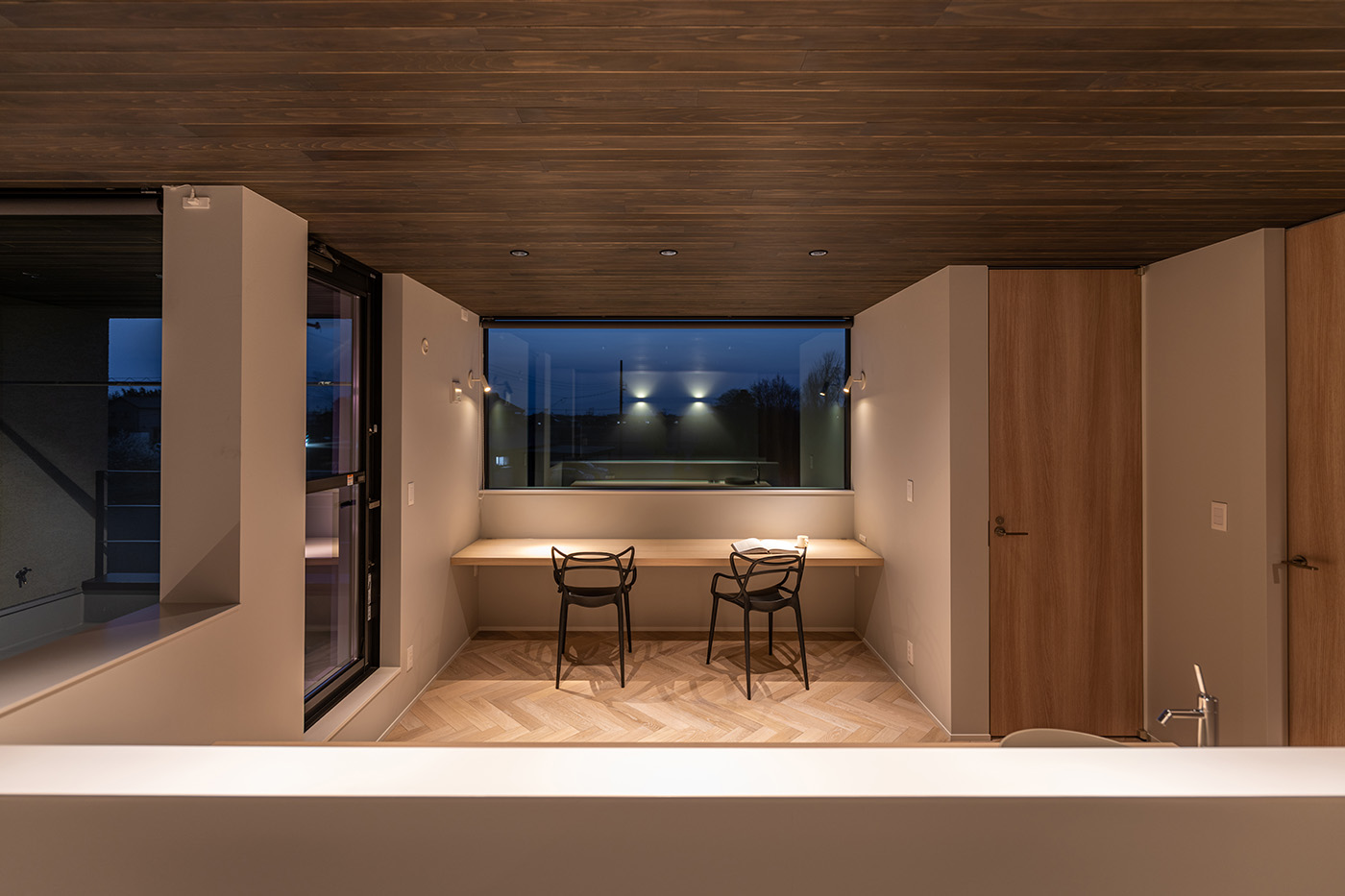 la CASA（ラ・カーサ）【デザイン住宅、建築家、インテリア】建具も窓も天井まで届き、より開放的に