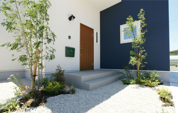 シンボルツリーが優しくお出迎え