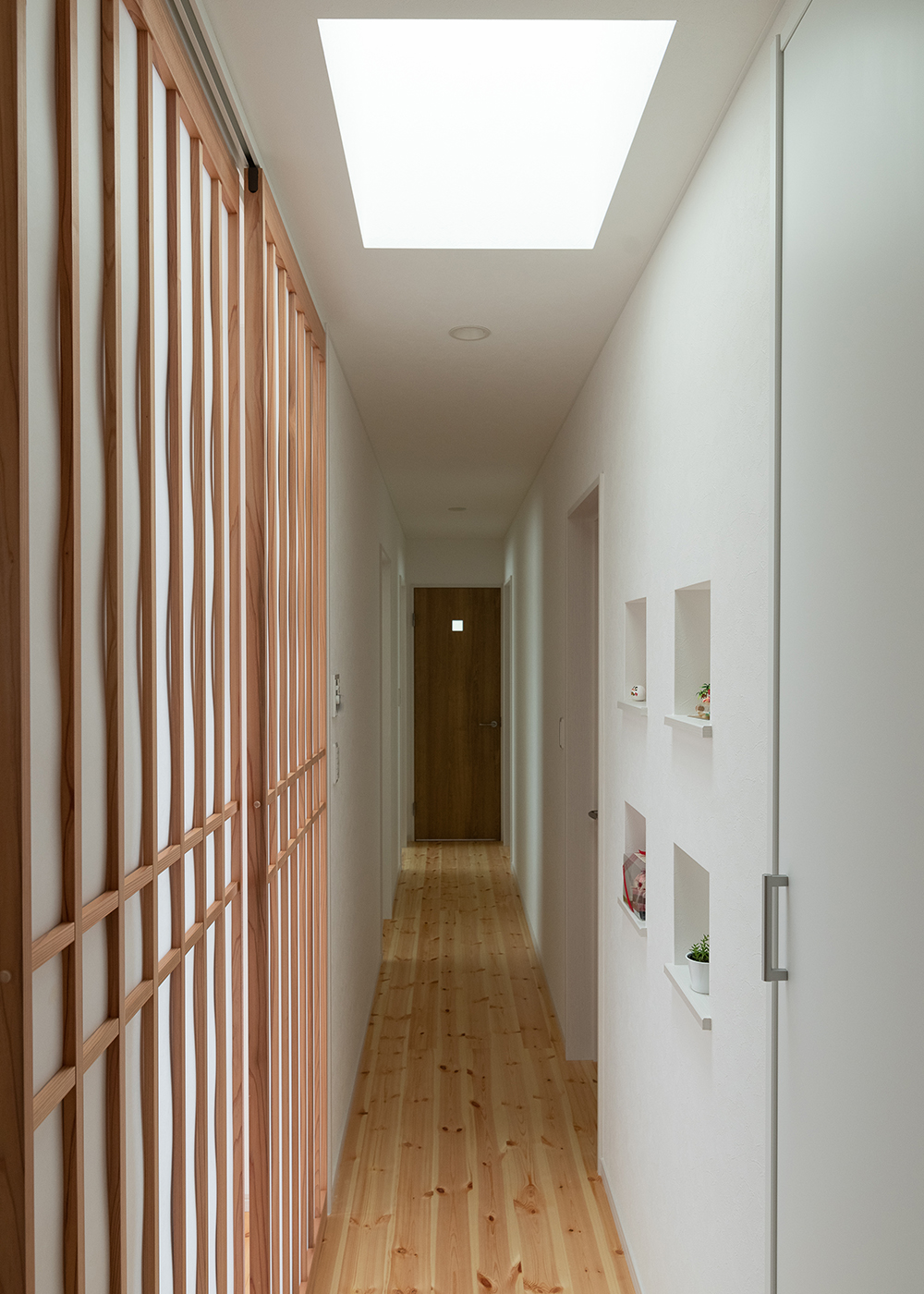 近藤建設工業【子育て、自然素材、平屋】明るい廊下