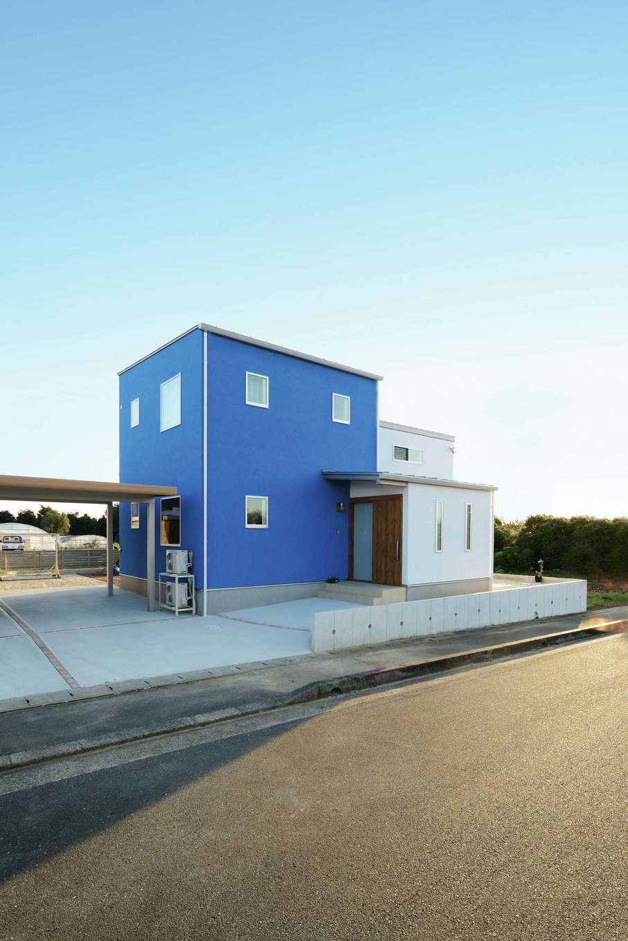 Yamaguchi Design 【デザイン住宅、省エネ、インテリア】月々の電気代をまかなえる太陽光発電を導入