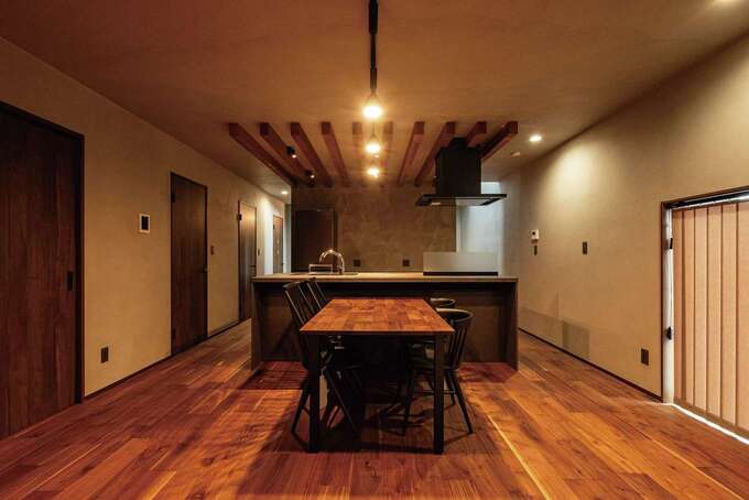 サウナも、ジャグジーも、BBQも！ 「おうちアソビ」を楽しむ建築家住宅