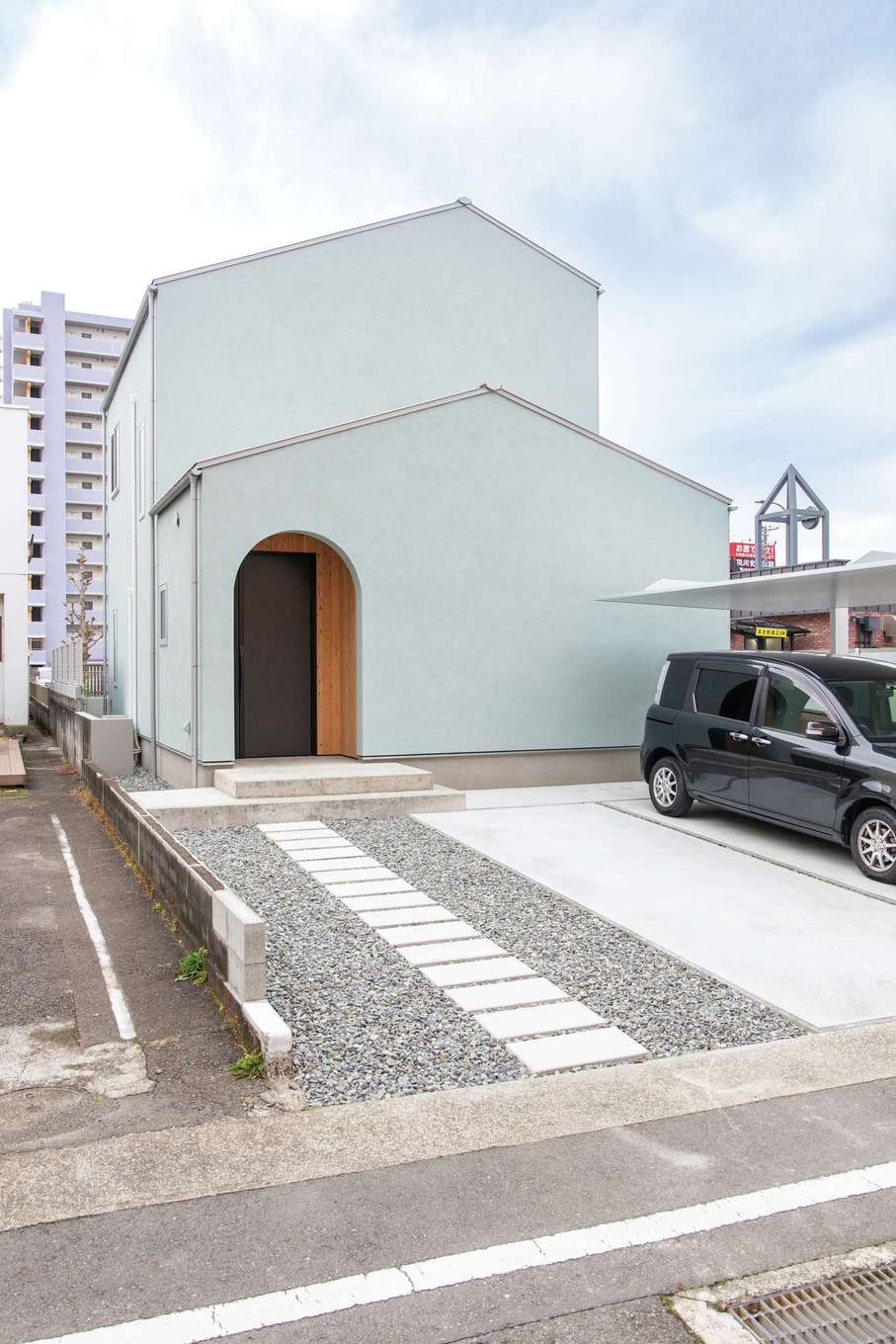 建杜 KENT（大栄工業）【デザイン住宅、収納力、間取り】外観は光の当たり方によって見え方が変わるグリーン系の色調